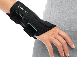 Mueller Sports Medicine Green Fitted Wrist Brace
